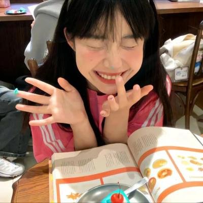 下山后，我被四个绝色师姐包围了